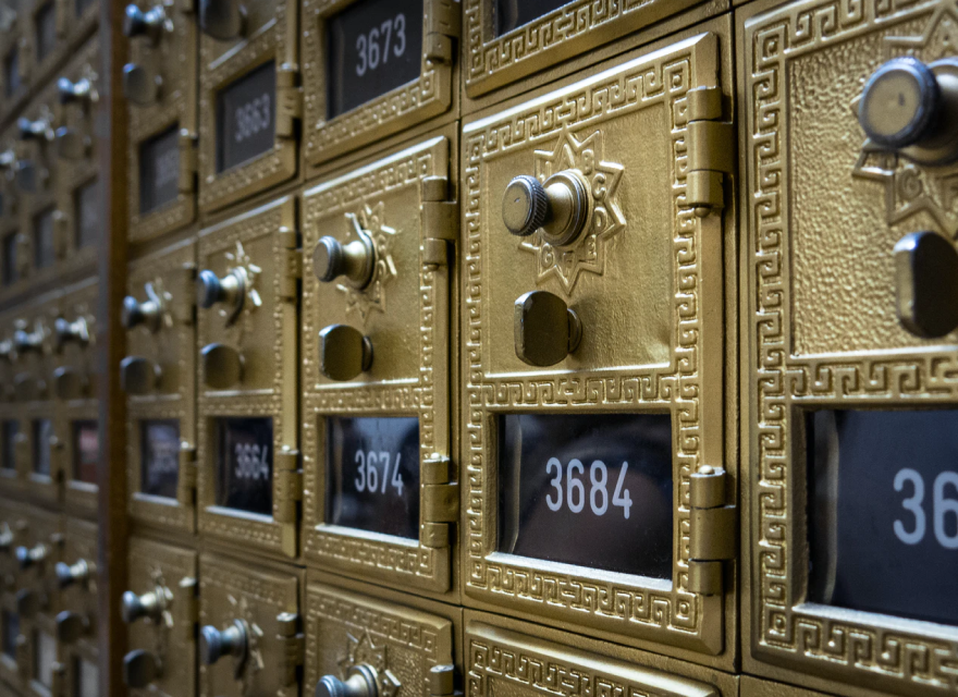 Напишіть нам